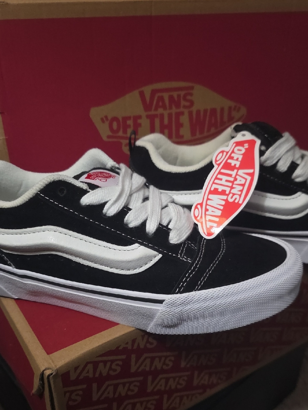 NWT Vans KNU SKOOL Black and White Low-Top Skate Sneakers
